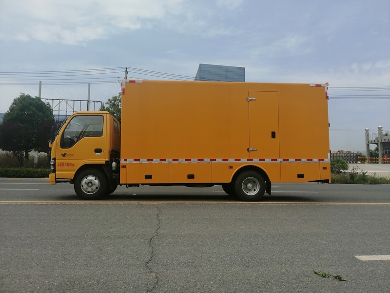STD5070XDYQL6型电源车　50-120ＫＷ